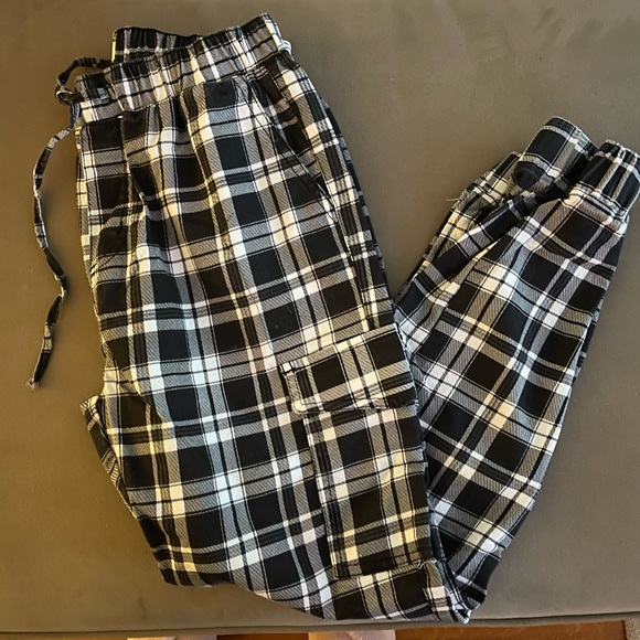 Plaid Cargo Jogger Pants - Picture 2 of 6